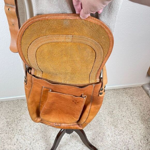 Patricia Nash Vintage Patch leather saddle bag Nepali Coast Hawaii suede inside - Picture 12 of 16